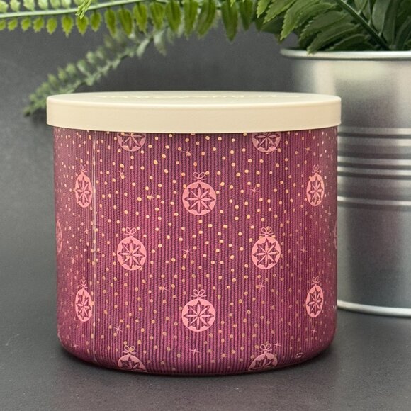 BBW Snowflakes & Cashmere White Barn Bath & Body Works 3 Wick Candle - Picture 2 of 10